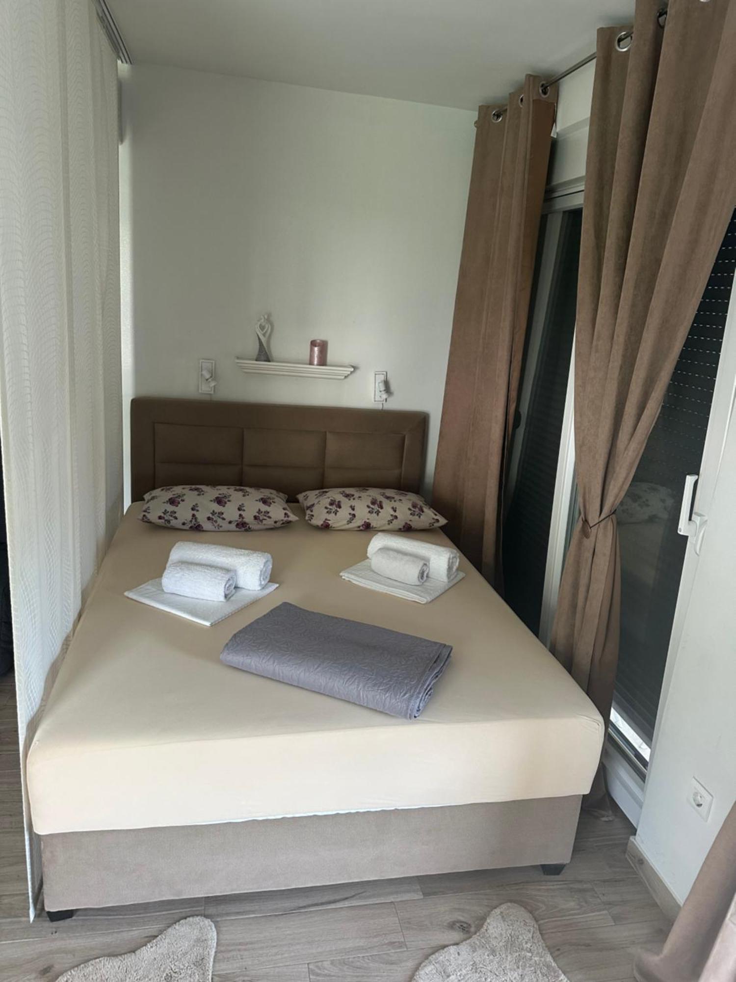 Ruby'S Home Podstrana Luaran gambar